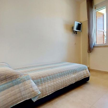 ברדולינו Narcisa View Lake&Pool Apartment מראה חיצוני תמונה